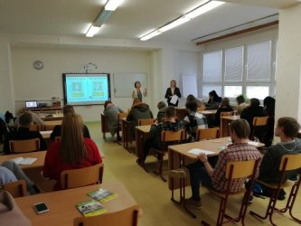 Diskusia na Gymnáziu sv. Košických mučeníkov v  Košiciach z projektu Vidiecka mládež v regióne