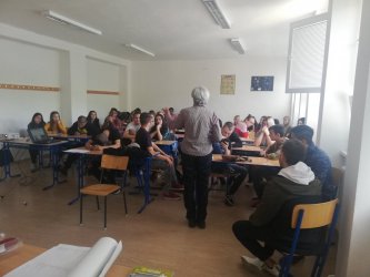 Diskusia projektu Vidiecka mládež v regióne na Spojenej škole v Modrom kameni