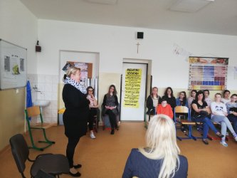 Diskusia projektu Vidiecka mládež v regióne na Základnej škole vo Vitanovej